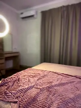 Snapshot of YourLittleDevil chatting on 10-16-25, 01:12 YourLittleDevil online show from 10-16-25, 01:12