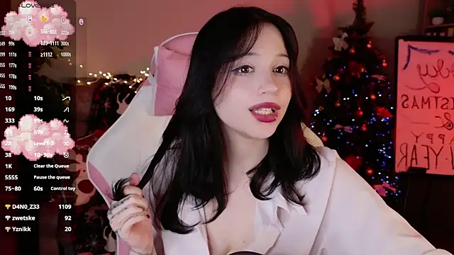 Snapshot of YourLittleDevil chatting on 12-13-25, 07:53 YourLittleDevil online show from 12-13-25, 07:53