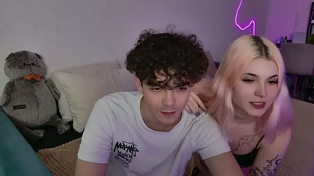 Alice18James online show from 09-25-25, 06:39