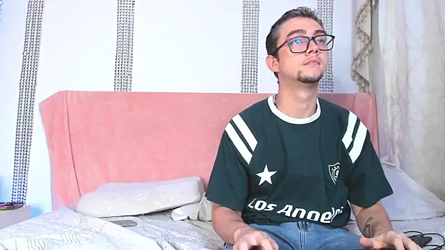 VeronicaSaenzx online show from 03-24-26, 10:37