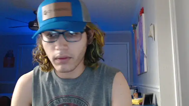 Snapshot of zacthefeetguy chatting on 12-20-25, 02:07 zacthefeetguy online show from 12-20-25, 02:07