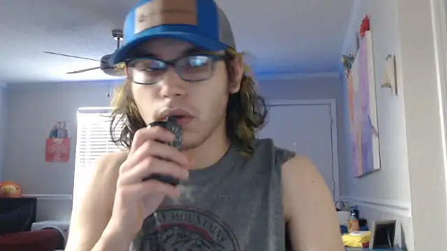 Snapshot of zacthefeetguy chatting on 12-20-25, 02:46 zacthefeetguy online show from 12-20-25, 02:46