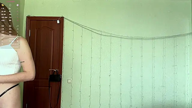 Snapshot of SweetJinny88 chatting on 02-04-26, 09:04 SweetJinny88 online show from 02-04-26, 09:04