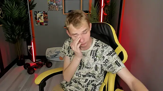 Snapshot of TimBlaks chatting on 10-10-25, 08:41 TimBlaks online show from 10-10-25, 08:41