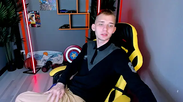 Snapshot of TimBlaks chatting on 10-17-25, 09:28 TimBlaks online show from 10-17-25, 09:28