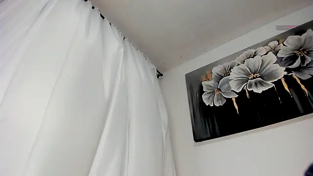 Nicolletease online show from 10-25-25, 01:18