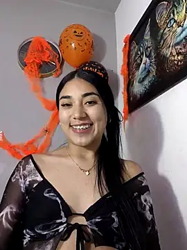 AmberGold- online show from 10-31-25, 10:05