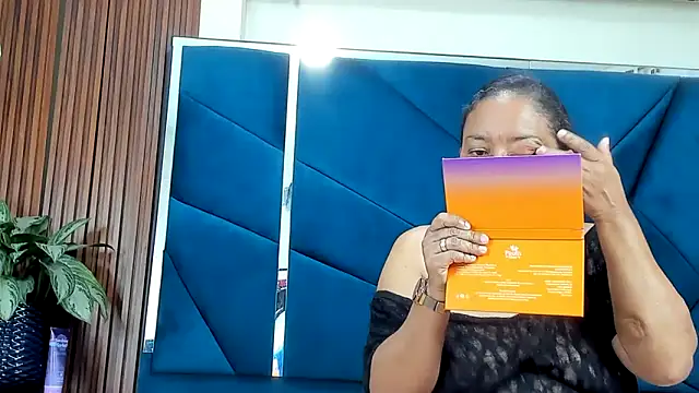 VictoriaSanz online show from 10-14-25, 07:58