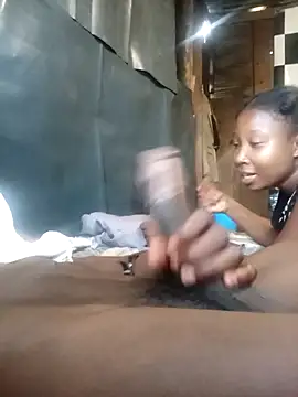 Snapshot of phumlanisanka chatting on 02-19-26, 04:25 phumlanisanka online show from 02-19-26, 04:25