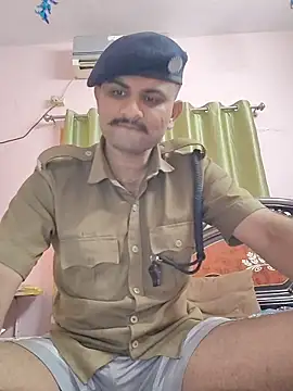 Snapshot of Frvgggghh chatting on 01-06-26, 09:13 Frvgggghh online show from 01-06-26, 09:13