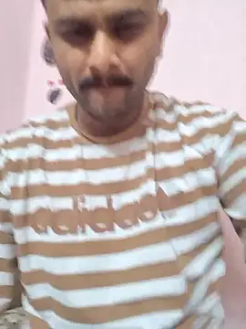 Snapshot of Frvgggghh chatting on 01-10-26, 10:36 Frvgggghh online show from 01-10-26, 10:36