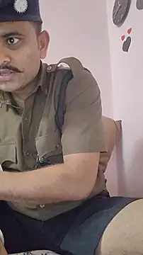 Snapshot of Frvgggghh chatting on 01-14-26, 05:07 Frvgggghh online show from 01-14-26, 05:07