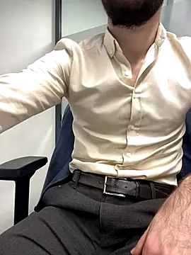 Snapshot of speddy34 chatting on 12-23-25, 07:28 speddy34 online show from 12-23-25, 07:28