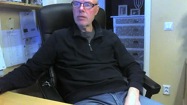 Snapshot of Klipparn chatting on 02-02-26, 03:00 Klipparn online show from 02-02-26, 03:00