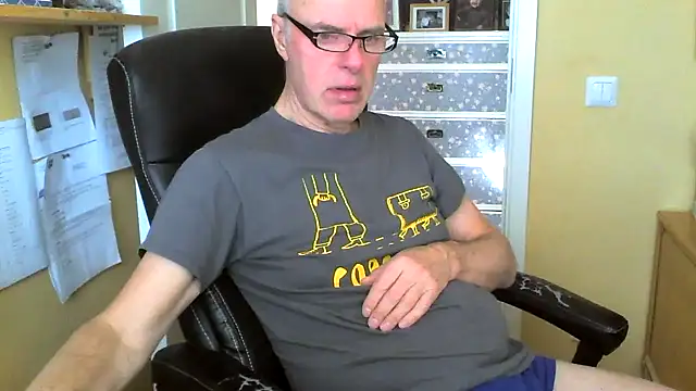 Snapshot of Klipparn chatting on 03-04-26, 07:25 Klipparn online show from 03-04-26, 07:25