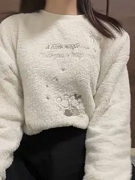 Snapshot of yayoi_jp chatting on 11-25-25, 01:22 yayoi jp online show from 11-25-25, 01:22