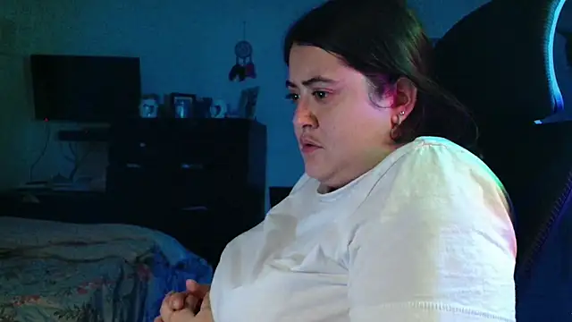 Snapshot of Prill940 chatting on 11-22-25, 07:24 Prill940 online show from 11-22-25, 07:24