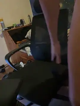 Snapshot of fronkie9384 chatting on 11-24-25, 11:48 fronkie9384 online show from 11-24-25, 11:48