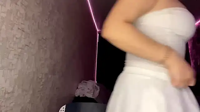 SwiiSweet online show from 10-24-25, 05:20