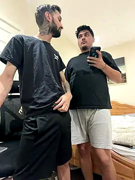 Snapshot of mixedcouplee69 chatting on 12-19-25, 10:17 mixedcouplee69 online show from 12-19-25, 10:17