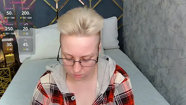 AlexandraGreen online show from 11-15-25, 09:11