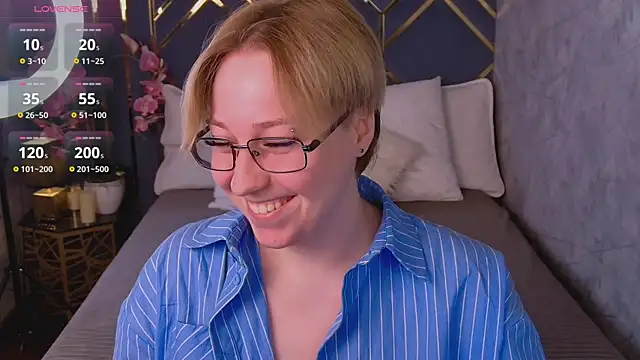 Snapshot of AlexandraGreen chatting on 07-23-26, 09:24 AlexandraGreen online show from 07-23-26, 09:24