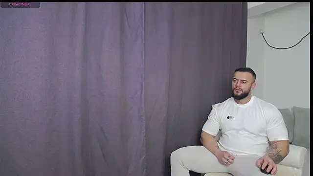 Snapshot of RickyMiami1 chatting on 02-25-26, 06:39 RickyMiami1 online show from 02-25-26, 06:39