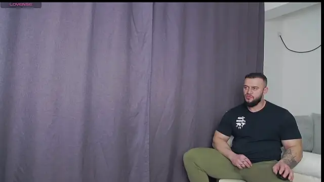 Snapshot of RickyMiami1 chatting on 03-04-26, 06:58 RickyMiami1 online show from 03-04-26, 06:58