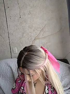 Ella rr online show from 04-12-26, 06:02