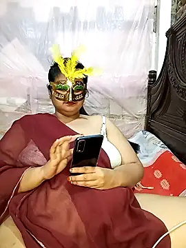Snapshot of Tanisha-Chy chatting on 10-08-25, 05:32 Tanisha-Chy online show from 10-08-25, 05:32