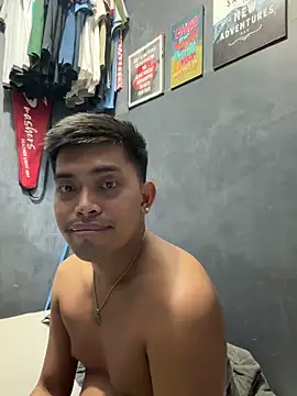 Snapshot of MisterMidnightXXX chatting on 07-01-26, 06:04 MisterMidnightXXX online show from 07-01-26, 06:04