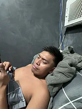 Snapshot of MisterMidnightXXX chatting on 07-17-26, 05:36 MisterMidnightXXX online show from 07-17-26, 05:36