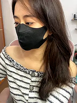 Mochi21 online show from 11-23-25, 04:34