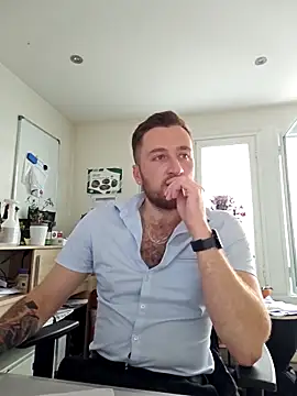 Snapshot of Keviios chatting on 09-18-25, 07:32 Keviios online show from 09-18-25, 07:32