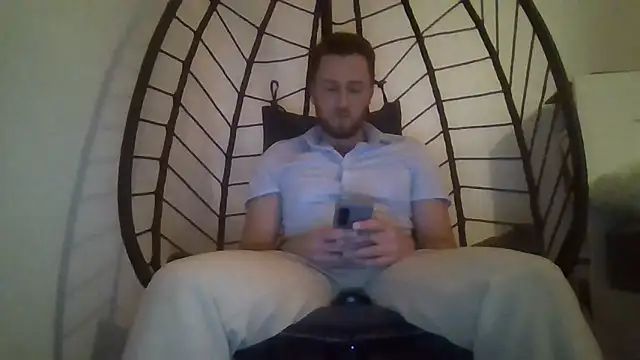Snapshot of Keviios chatting on 10-19-25, 05:13 Keviios online show from 10-19-25, 05:13