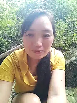 Snapshot of susu-00 chatting on 10-02-25, 02:40 susu-00 online show from 10-02-25, 02:40