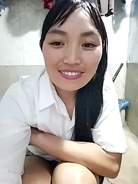 Snapshot of susu-00 chatting on 10-12-25, 03:44 susu-00 online show from 10-12-25, 03:44