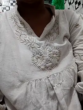 Snapshot of meenu_bhabhi547 chatting on 09-20-25, 12:44 meenu bhabhi547 online show from 09-20-25, 12:44