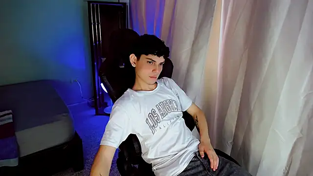 dilan hott  online show from 10-01-25, 03:07