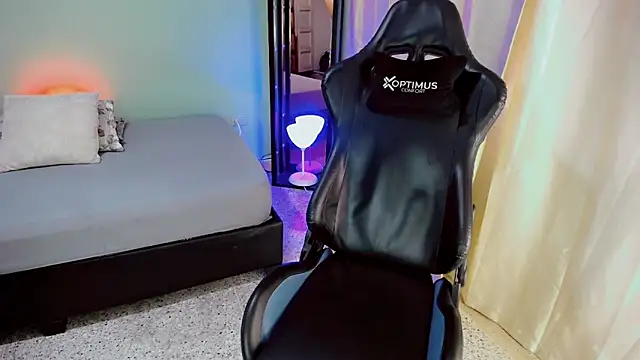 dilan hott  online show from 10-10-25, 08:41