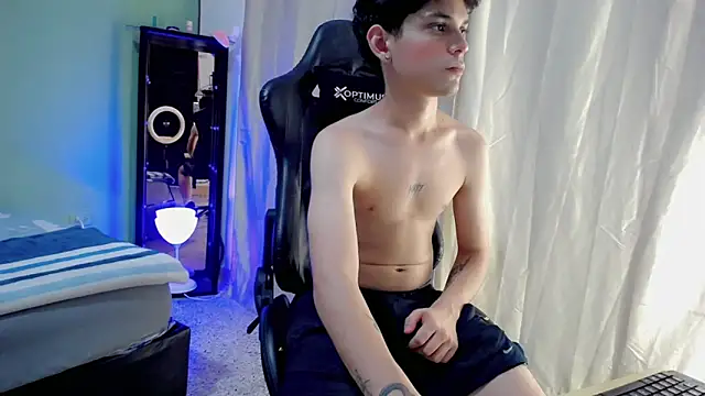 dilan hott  online show from 10-14-25, 08:31