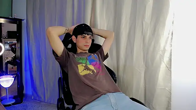 dilan hott  online show from 10-16-25, 08:10