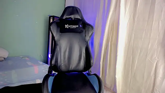 dilan hott  online show from 11-08-25, 08:40