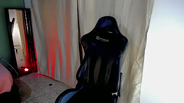 dilan hott  online show from 11-11-25, 08:09