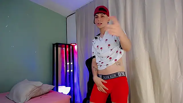 dilan hott  online show from 11-15-25, 07:54