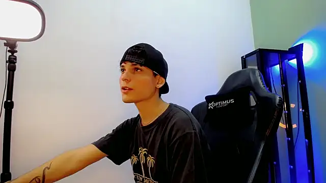 dilan hott  online show from 12-03-25, 04:27