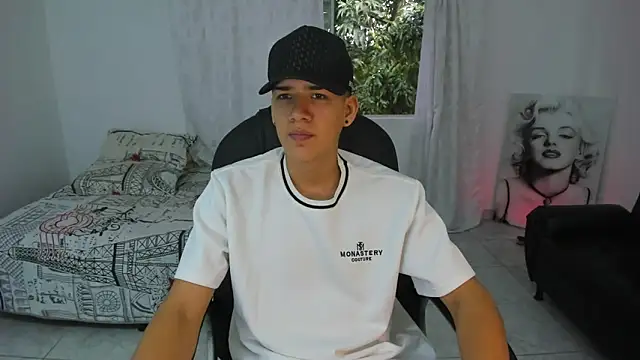 maxthomson boy online show from 09-30-25, 07:30