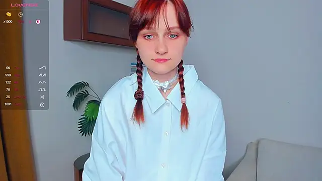 Snapshot of KatyKufel chatting on 09-20-25, 06:42 KatyKufel online show from 09-20-25, 06:42