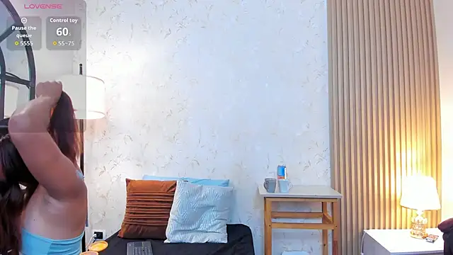 Snapshot of aliceandsia chatting on 02-04-26, 06:25 aliceandsia online show from 02-04-26, 06:25