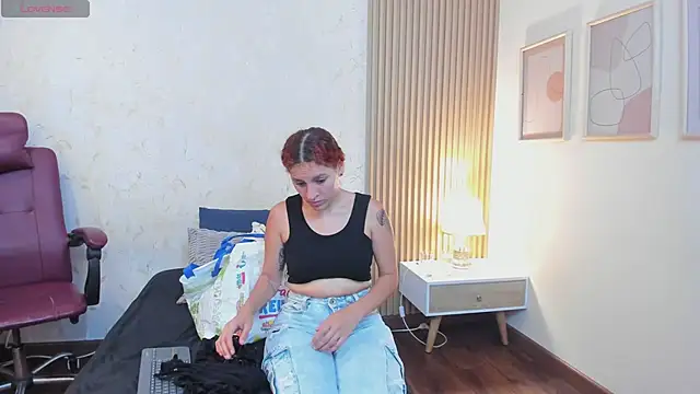 Snapshot of aliceandsia chatting on 02-11-26, 07:19 aliceandsia online show from 02-11-26, 07:19